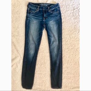 AEO Jeans // HI-RISE SUPER STRETCH